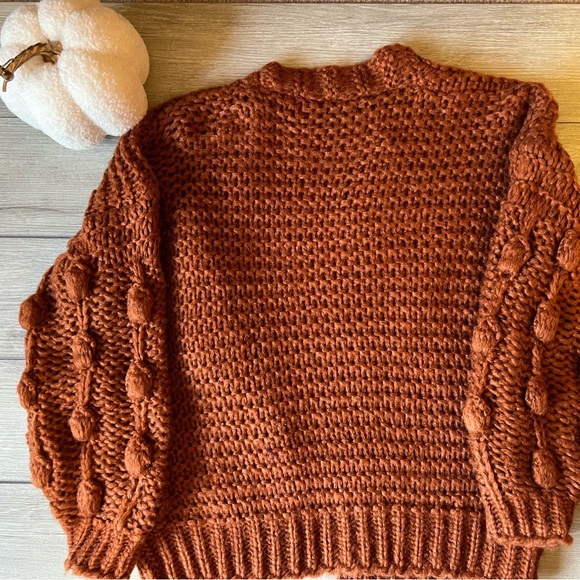 Popcorn sleeve sweater - Picture 2 of 9